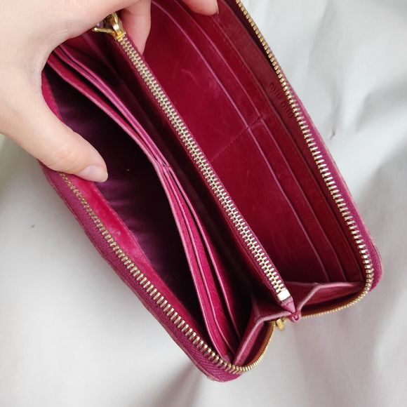 Prada MIUMIU long wallet Zip Around Zippy Genuine leather Quilted Berry Pink - Picture 10 of 12